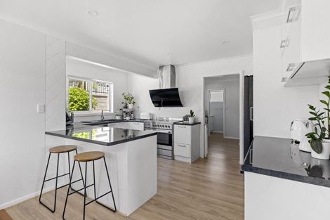 Photo of property in 43 Sutherland Road, Brookfield, Tauranga, 3110