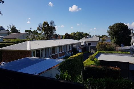 Photo of property in 2/7 Huapai Street, Onehunga, Auckland, 1061