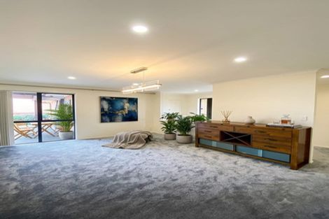 Photo of property in 12 Chadlington Avenue, Henderson, Auckland, 0612