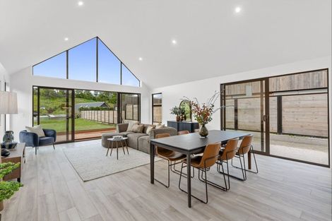 Photo of property in 10 Kamana Rise, Wanaka, 9382