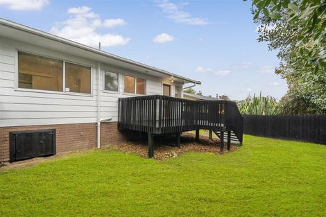 Photo of property in 2/11a Bayside Avenue, Te Atatu Peninsula, Auckland, 0610