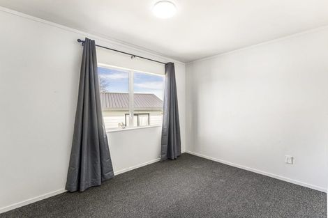 Photo of property in 1/75 Etherton Drive, Weymouth, Auckland, 2103