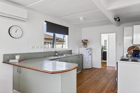 Photo of property in 5 Kara Street, Outer Kaiti, Gisborne, 4010