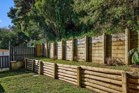 Photo of property in 13 Yarrow Place, Papakowhai, Porirua, 5024