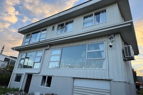 Photo of property in 83 Forrest Hill Road, Milford, Auckland, 0620