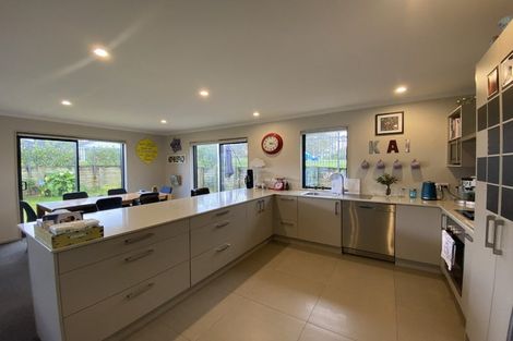 Photo of property in 16 Maylee Crescent, Gulf Harbour, Whangaparaoa, 0930