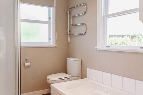 Photo of property in 2 Kohekohe Road, Waikanae, 5036