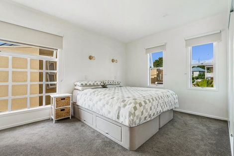 Photo of property in Grace Square, 81g Vermont Street, Ponsonby, Auckland, 1011