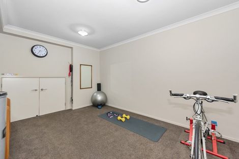 Photo of property in 98 River Road, Hamilton East, Hamilton, 3216