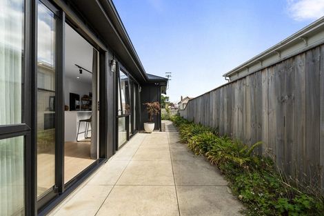 Photo of property in 25a Hereford Street, West End, Palmerston North, 4410