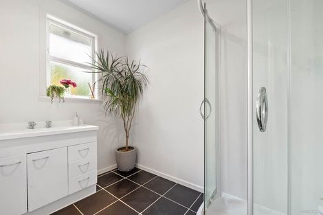 Photo of property in 18 Cargill Street, Papakura, 2110