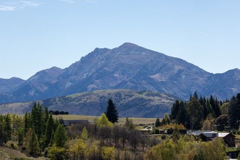 Photo of property in 10 Mataraki Place, Wanaka, 9305