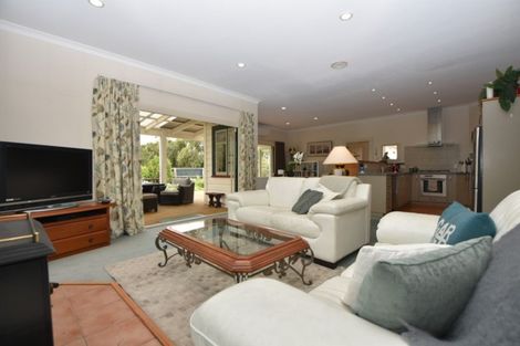 Photo of property in 17 Moreton Road, Carterton, 5713