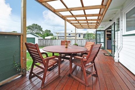 Photo of property in 25 Falkirk Street, Blockhouse Bay, Auckland, 0600