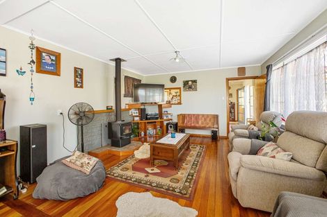 Photo of property in 24 Endeavour Street, Marfell, New Plymouth, 4310