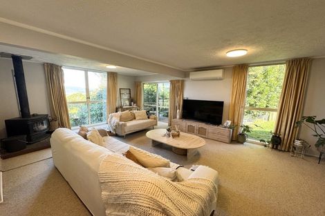 Photo of property in 27 Viewmont Drive, Harbour View, Lower Hutt, 5010