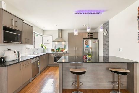 Photo of property in 113e Sunnyside Road, Sunnyvale, Auckland, 0612