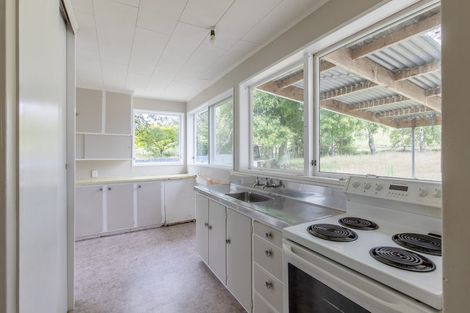 Photo of property in Ex Awariki School, 667 Mangahei Road, Te Uri, Dannevirke, 4973