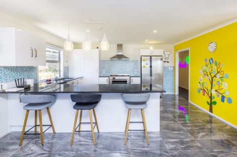 Photo of property in 25b Mount Marua Way, Timberlea, Upper Hutt, 5018