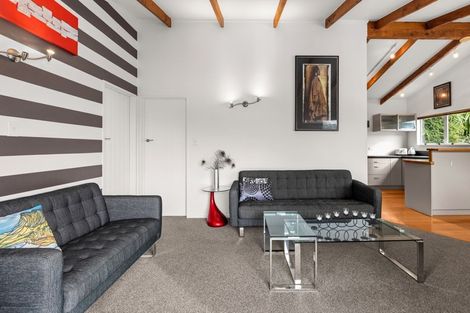 Photo of property in 94 Milton Road, Bluff Hill, Napier, 4110