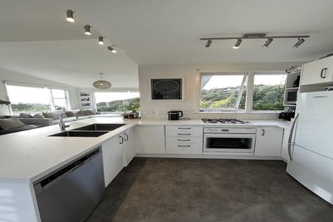 Photo of property in 1 Kahu Road, Paremata, Porirua, 5024