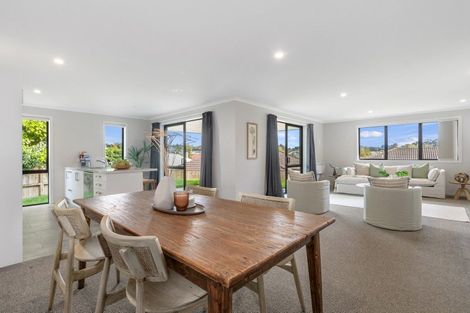 Photo of property in 11 Caldera Crescent, Pyes Pa, Tauranga, 3112