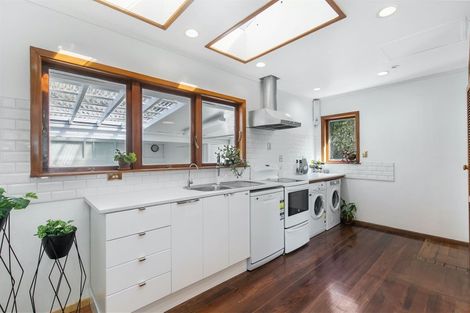 Photo of property in 171a Mokoia Road, Birkenhead, Auckland, 0626