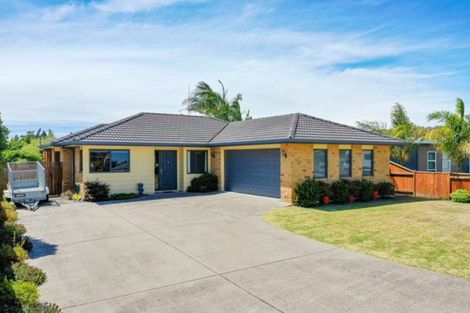 Photo of property in 35 Edgewater Grove, Whakatane, 3120