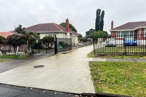 Photo of property in 39 Cambridge Terrace, Papatoetoe, Auckland, 2025