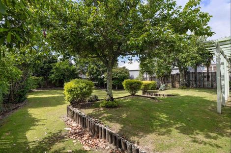 Photo of property in 100 Charleston Avenue, Whangamata, 3620
