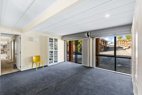 Photo of property in 2/16 Matisse Drive, West Harbour, Auckland, 0618
