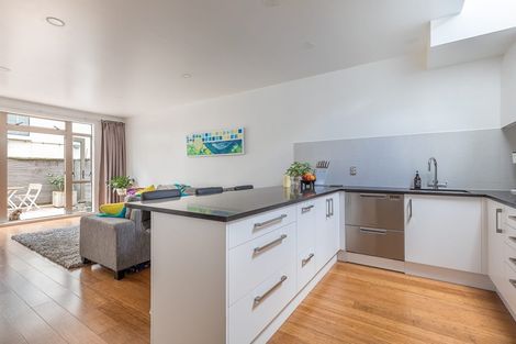 Photo of property in Henry Walton Flats, 2/2 Upper Queen Street, Auckland Central, Auckland, 1010