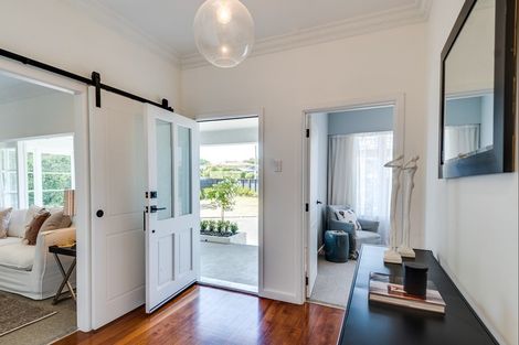 Photo of property in 51 Te Mata Road, Havelock North, 4130