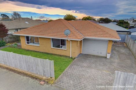 Photo of property in 2/2 Bentley Street, Russley, Christchurch, 8042