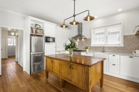 Photo of property in 16 Achilles Crescent, Narrow Neck, Auckland, 0624