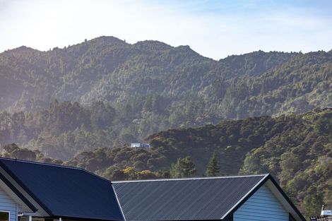 Photo of property in 13 Victoria Street, Coromandel, 3506