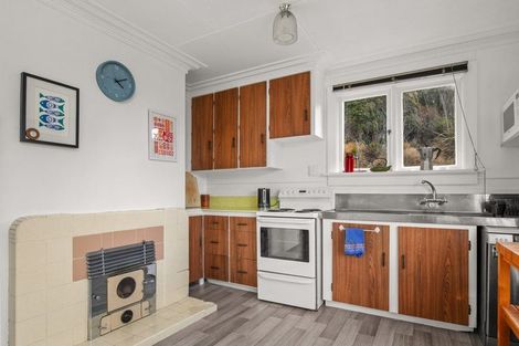 Photo of property in 89 Branxholm Street, Roxburgh, 9500