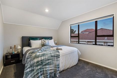 Photo of property in 15 Sandalwood Place, Somerville, Auckland, 2014