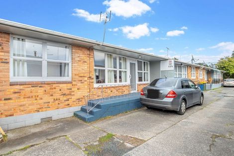 Photo of property in 4/84 Portage Road, New Lynn, Auckland, 0600