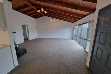 Photo of property in 116 Whangaparaoa Road, Red Beach, 0932