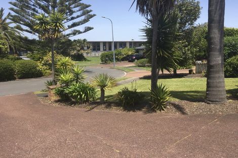 Photo of property in 23 Simon Owen Place, Golflands, Auckland, 2013