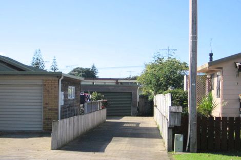 Photo of property in 31 Centreway Road, Orewa, 0931