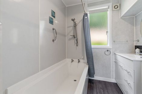 Photo of property in 96 Main South Road, Green Island, Dunedin, 9018