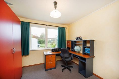 Photo of property in 2 Lind Street, Kimbolton, 4777