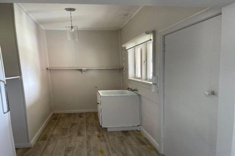 Photo of property in 1/46 Fruitvale Road, New Lynn, Auckland, 0600