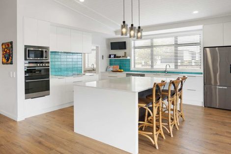 Photo of property in 1 Makura Drive, Papamoa Beach, Papamoa, 3118