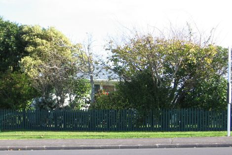 Photo of property in 50 Bleakhouse Road, Howick, Auckland, 2014