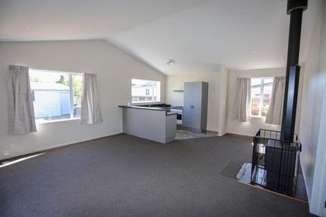 Photo of property in 190a Wainoni Road, Avondale, Christchurch, 8061