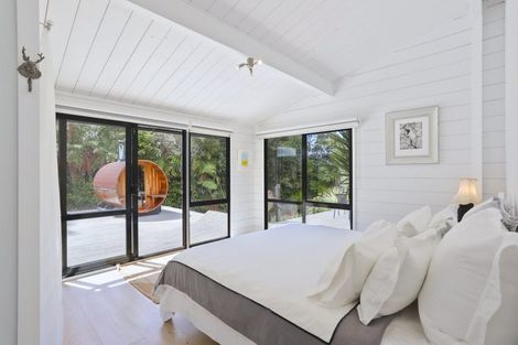 Photo of property in 192 Mountain Road, Henderson Valley, Auckland, 0612