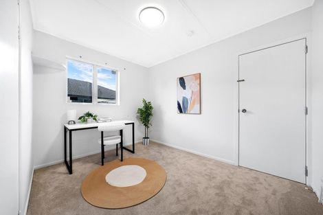 Photo of property in 44 Longburn Road, Henderson, Auckland, 0610